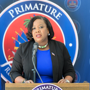 La Ministre Niola Octavius lors de son intervention aux Mardis de la Nation, annonçant les actions majeures du MJSC pour le mois de mai 2025.