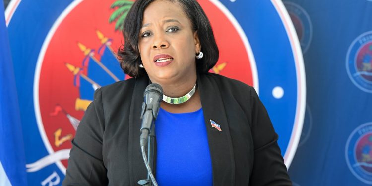 La Ministre Niola Octavius lors de son intervention aux Mardis de la Nation, annonçant les actions majeures du MJSC pour le mois de mai 2025.