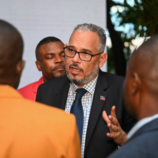 Le PM renforce le dialogue local autour des élections