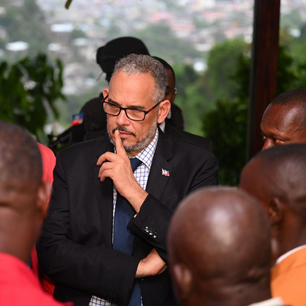 Le PM renforce le dialogue local autour des élections