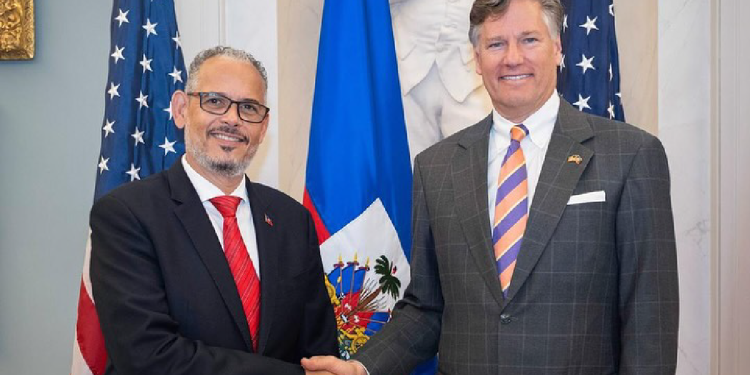 Premier Ministre Alix Didier Fils-Aimé et le Deputy Secretary of State américain