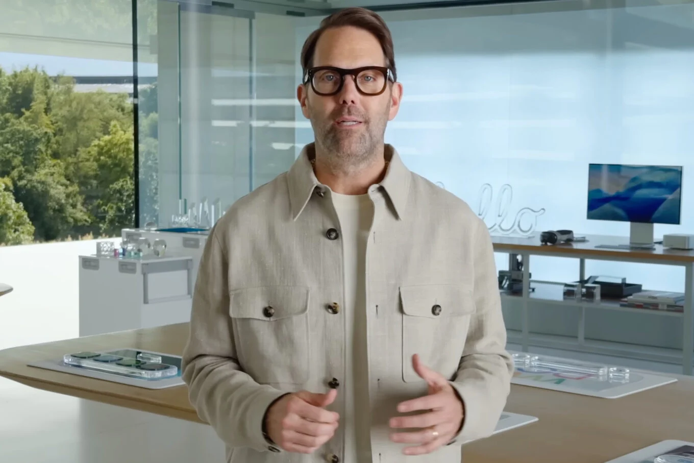 alan-dye-apple-1360x907