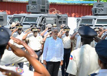 Haïti : 10 nouveaux véhicules blindés remis à la PNH pour renforcer la lutte contre les gangs et préparer des élections sécurisées