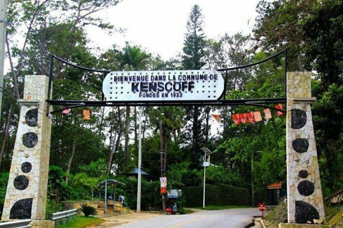 Kenscoff sous tension : un homme tué, des maisons incendiées