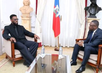 Duckens Nazon reçu à l’Ambassade d’Haïti en France après la qualification historique des Grenadiers