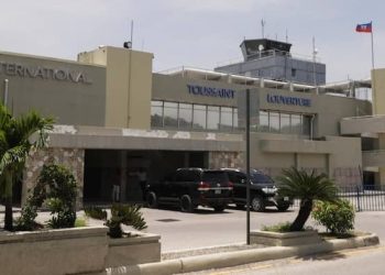 Aéroport perturbé : le MOCIDE appelle à la fin de la présence militaire étrangère